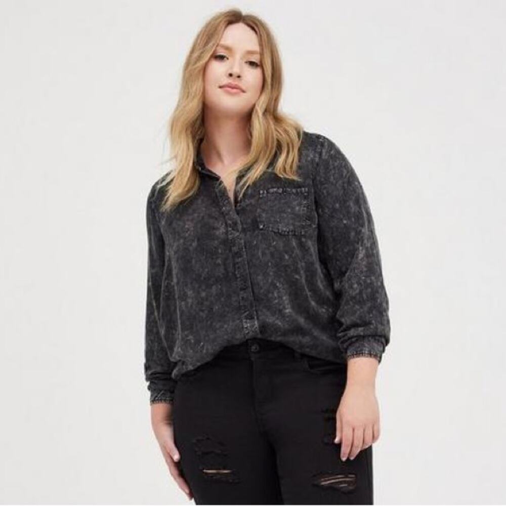 Torrid Lizzie Rayon Twill Button-Up Long Sleeve Shirt Acid Wash Blouse